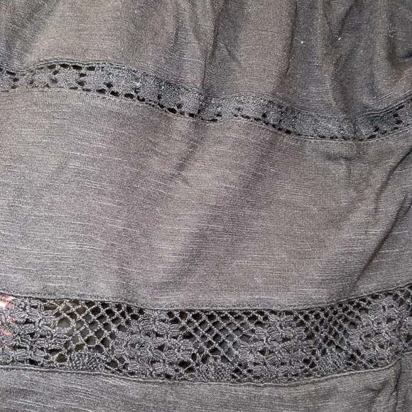 AMERICAN EAGLE WOMENS SHIRT SIZE XS BLACK WITH MESH DETAILS - Picture 3 of 3